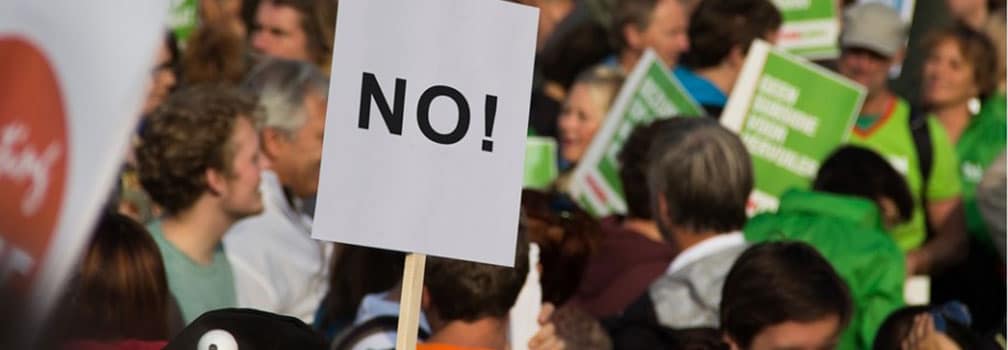 people rally on dump opioid act